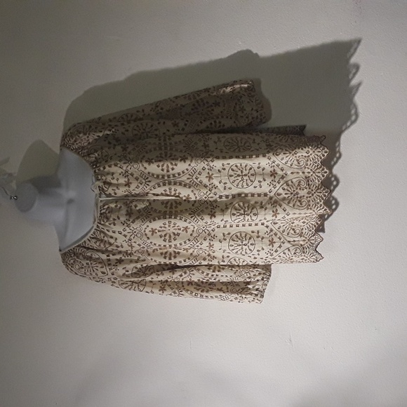 LAUREN RALPH LAUREN SZ. L EMBROIDERED EYELET PATTERN  BLOUSE - Picture 2 of 4